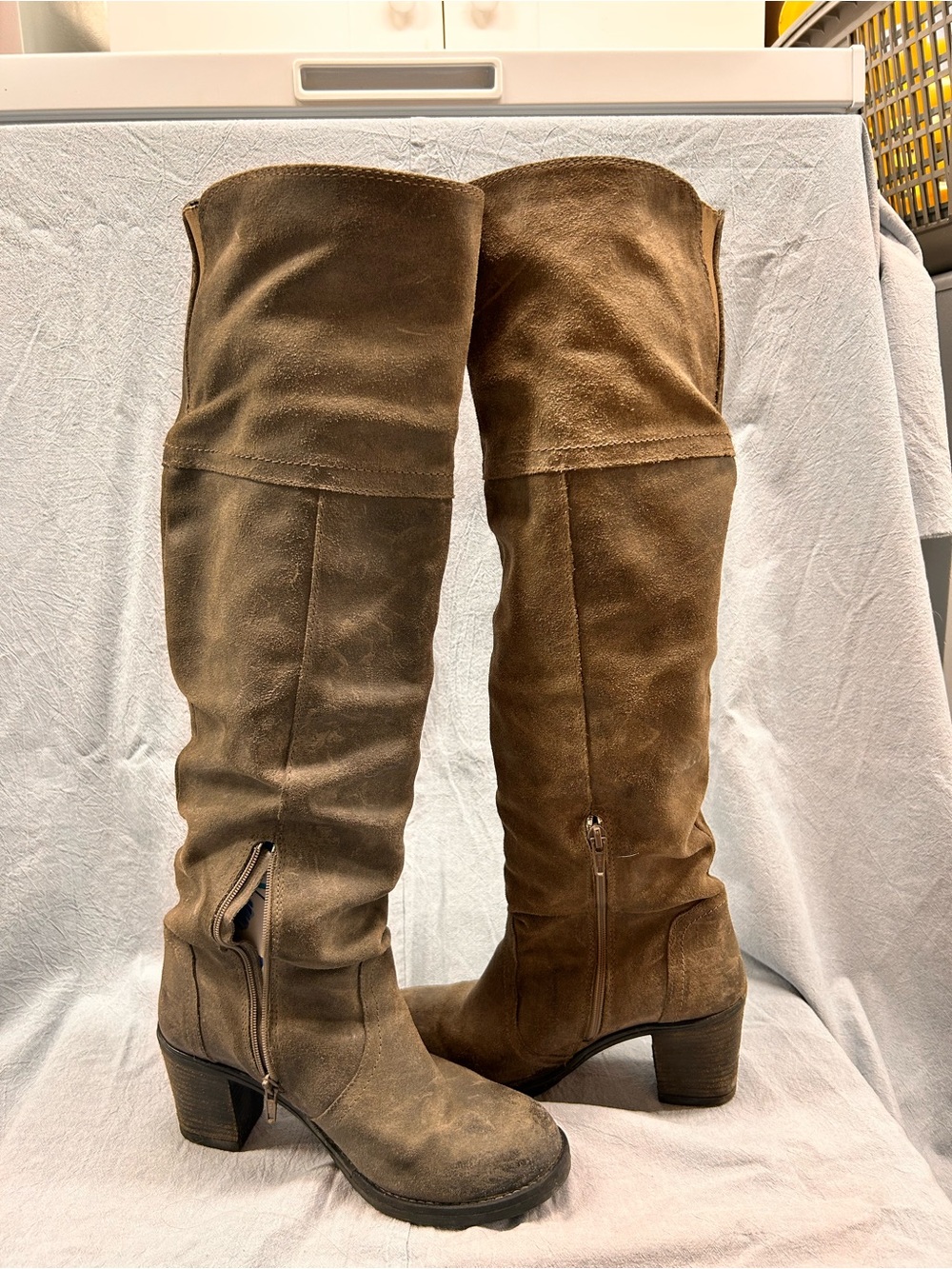 Aldo Elinna Over The Knee Suede Knee-High Boots in Grey - Picture 6 of 14